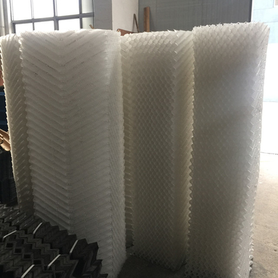 PPの冷却塔のプラスチック盛り土は1220mm/1830mm/2440mmポリ塩化ビニールの注入口を波形を付けた